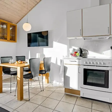 Stunning In With Kitchen Feriehus
