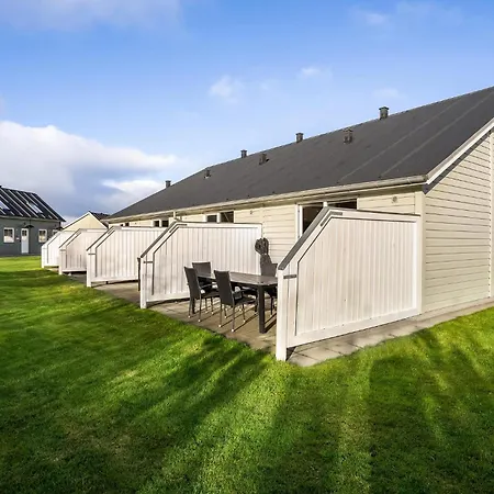 Semesterbostad Awesome In